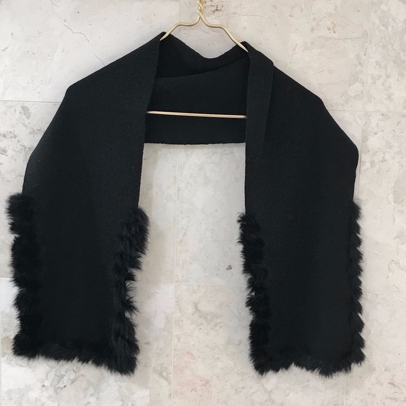 Accessories - SCARF Knit with Fur Trim Black